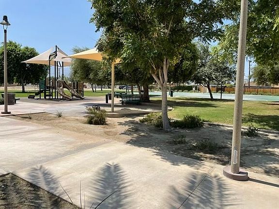 3rd image of 43179 Avenida Isabella