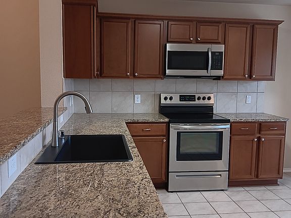 Granite kitchen counters