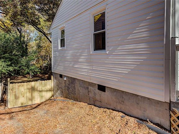 5th image of 2004 Bluemont Dr