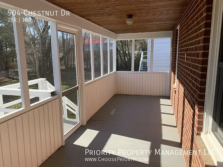 904 Chestnut Dr — Photo 13