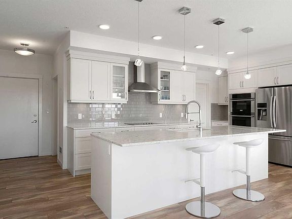 5th image of 20 N Seton Park SE #332