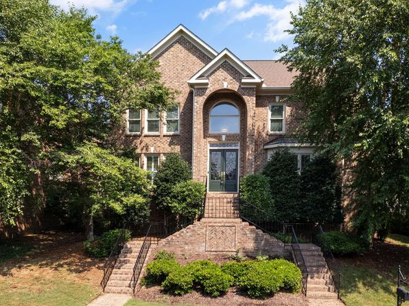 327 Whitworth Way