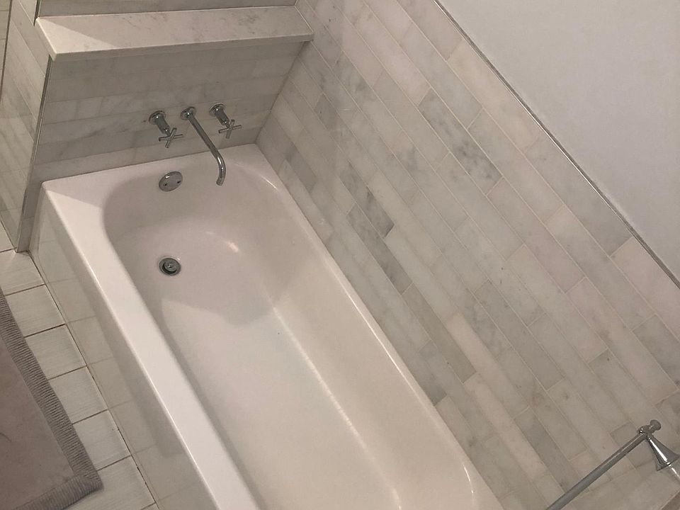 1st image of 2547 W Wilson Ave #1