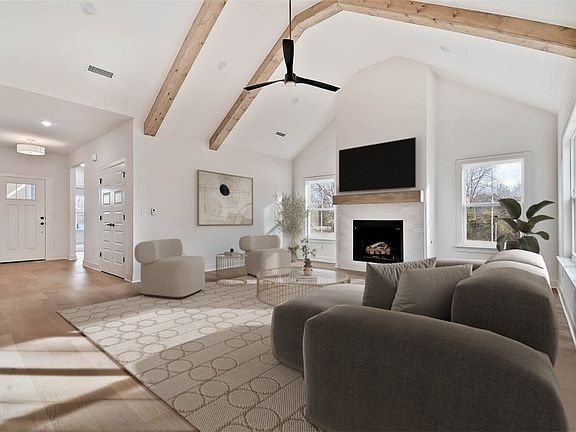 4th image of 10 McGinnis Ln