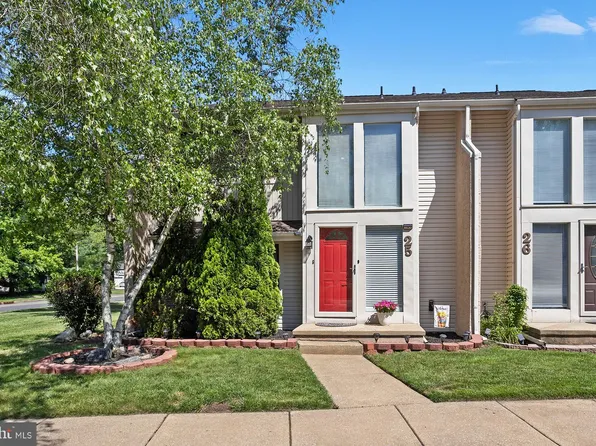 25 Viburnum Ln, Mount Laurel, NJ 08054
