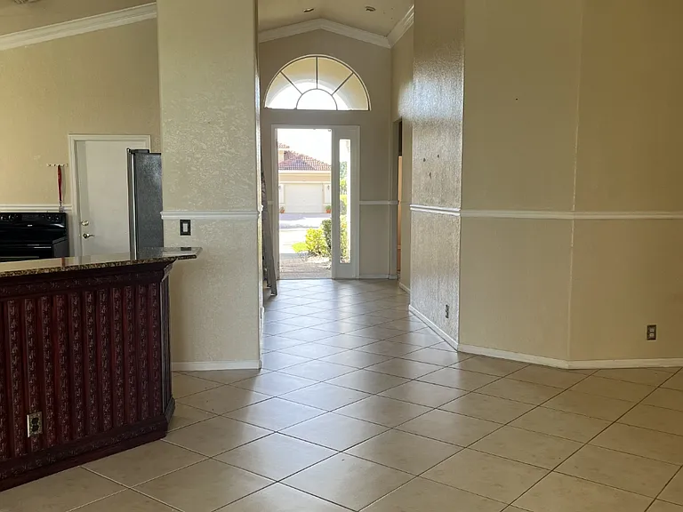 642 NW Stanford Ln — Photo 14