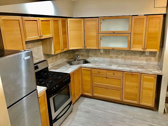 3rd image of 7508 Avenue T