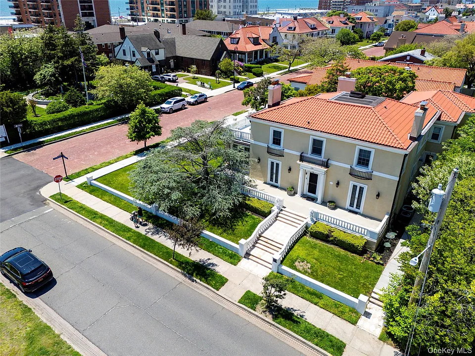 159 Magnolia Blvd