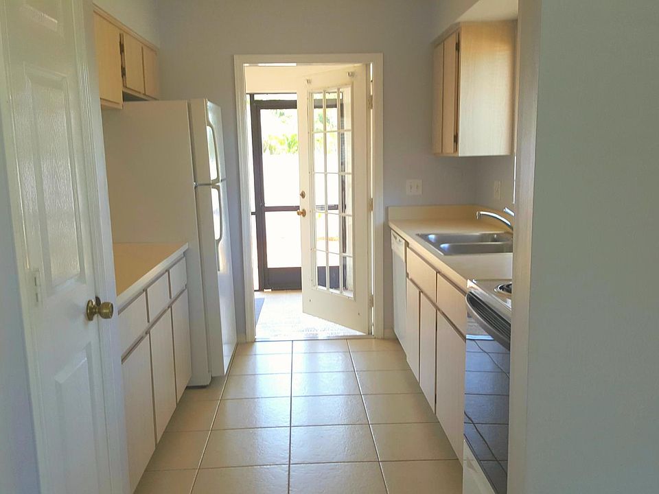 Kitchen with Lanai Acess