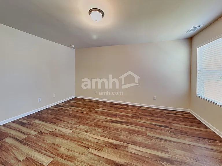 223 Maxton Ave — Photo 8
