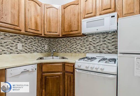 3rd image of 22 Jones St APT 3A