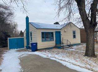 312 3rd St NW, Beulah, ND 58523