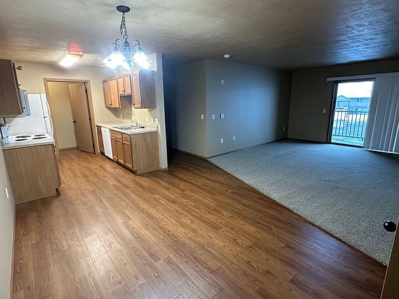 3rd image of 4520 E 53rd St #202