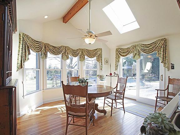 Sunlite Eating Area





