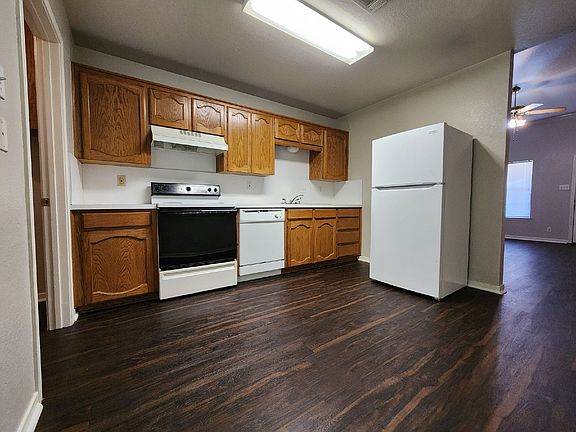 5th image of 1807 Windward Dr #A