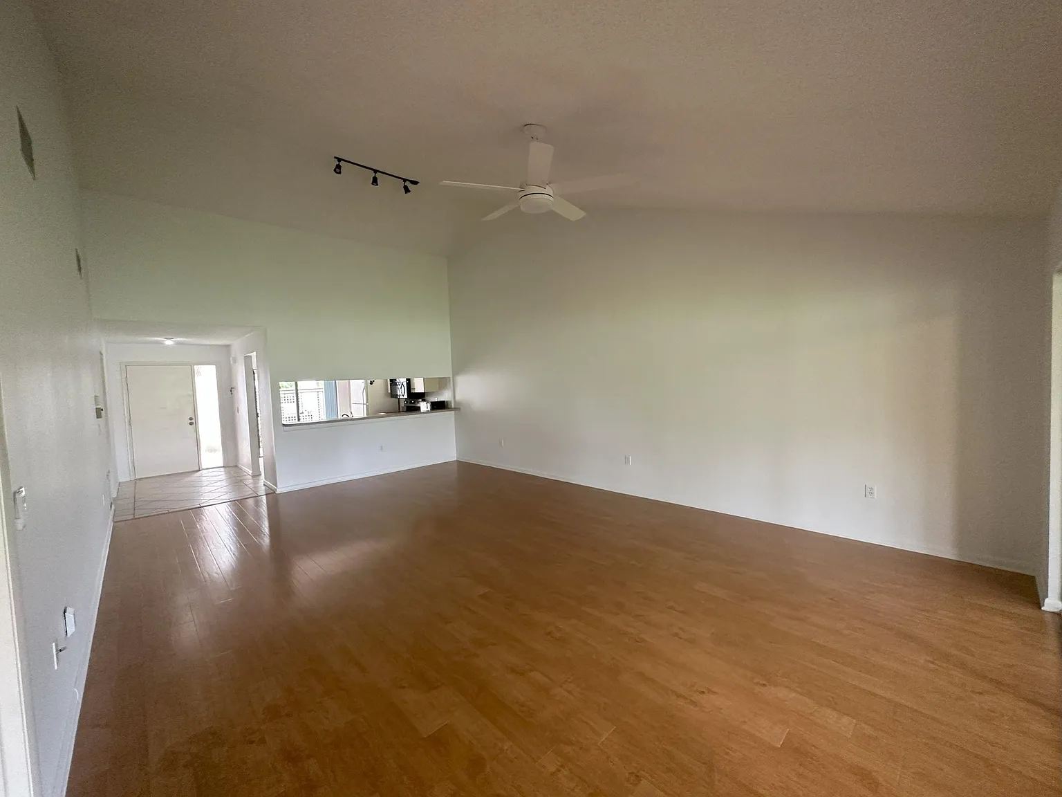 2 bed, 1188 sqft, $2,350 — Photo 3