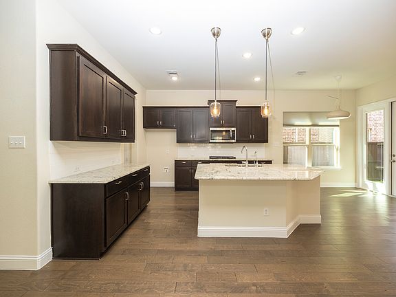 4th image of 5313 Basham Ln