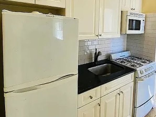 245 E 62nd St APT 17