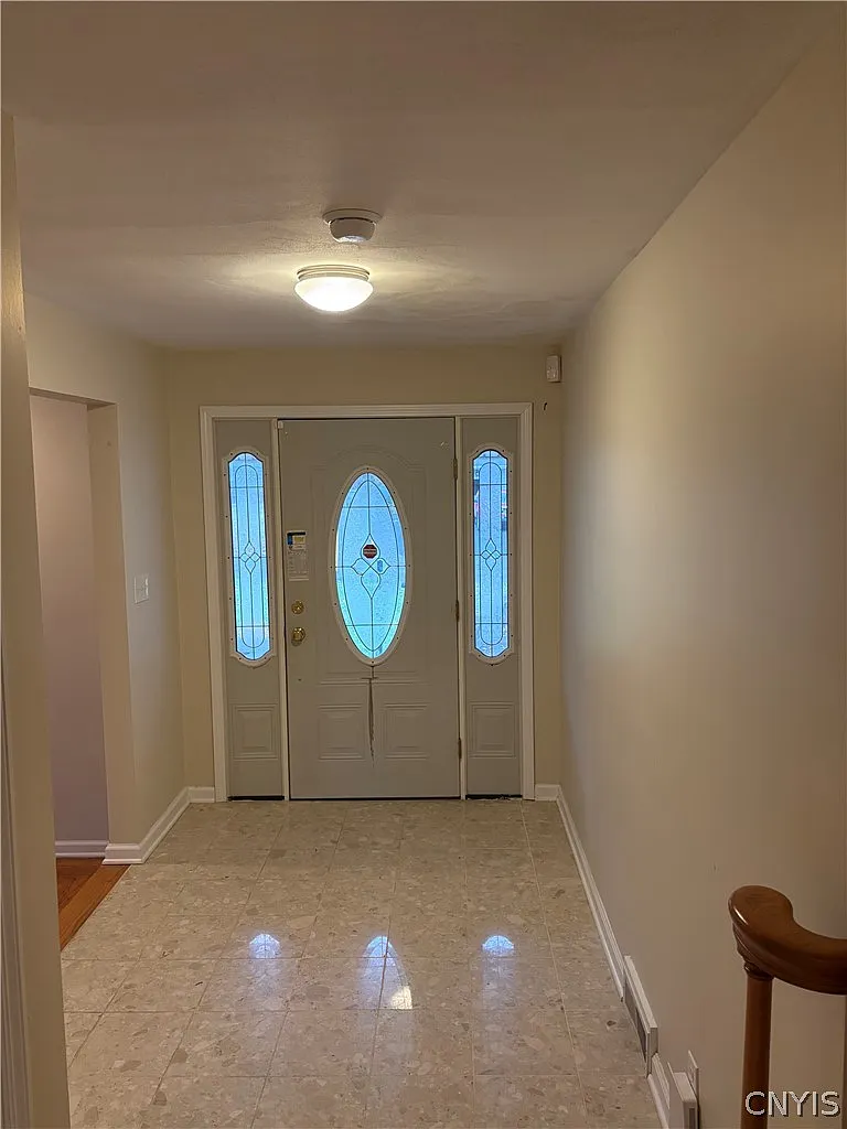 4 bed, 3.5 bath, 2352 sqft, $4,149 — Photo 2
