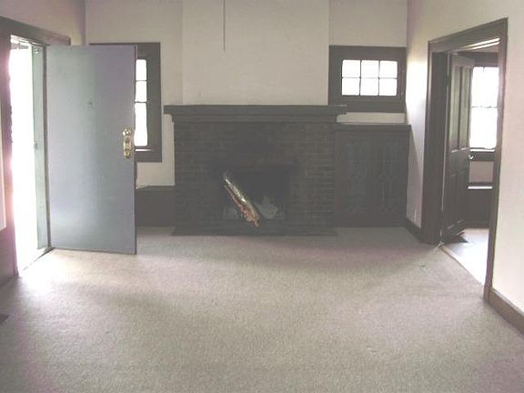3rd image of 4189 Carrollton Ave