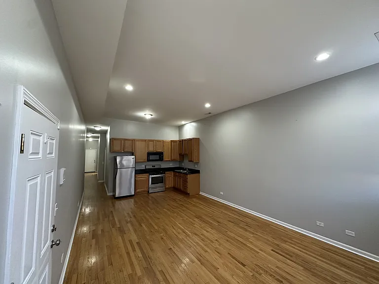 2438 N Laramie Ave #1N — Photo 3