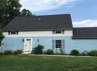 9 Bridle Path Ln, Manchester, CT 06042