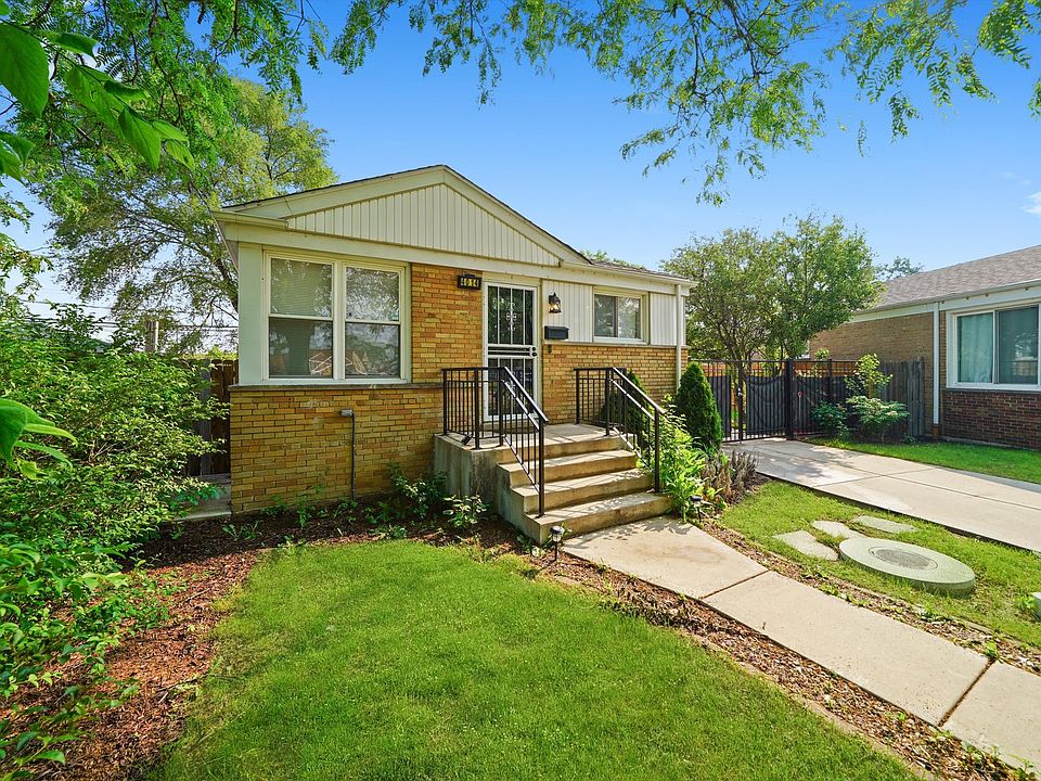2nd image of 4014 W 77th Pl