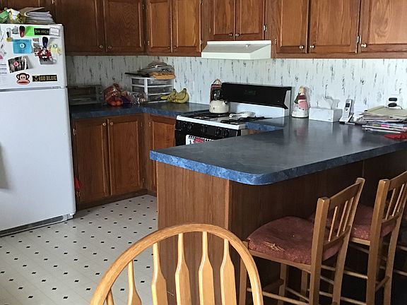 3rd image of 2131 Rockton Cir