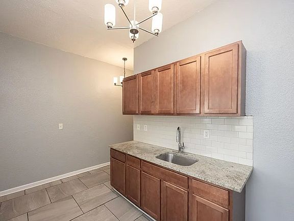 2nd image of 1023 15th St #1R