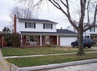 33730 Somerset Dr, Sterling Heights, MI 48312