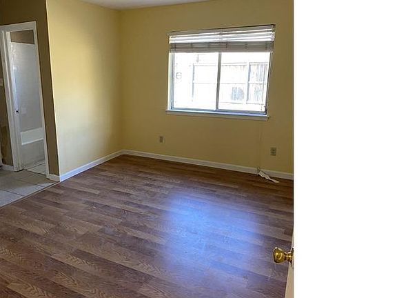 3rd image of 15211 Heron Park Dr