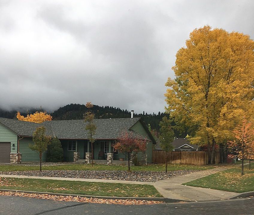 Home in the fall. Beautiful.