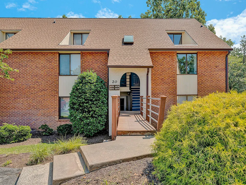 3372 Forest Ct