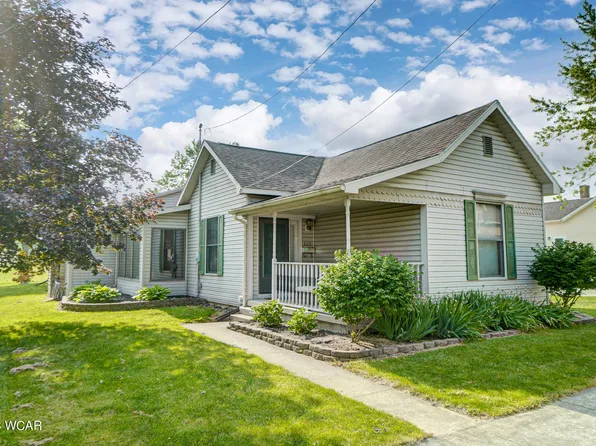 608 Dearbaugh Ave, Wapakoneta, OH 45895