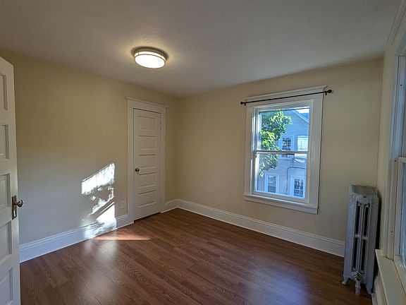 4th image of 26 Harrison Ave #2