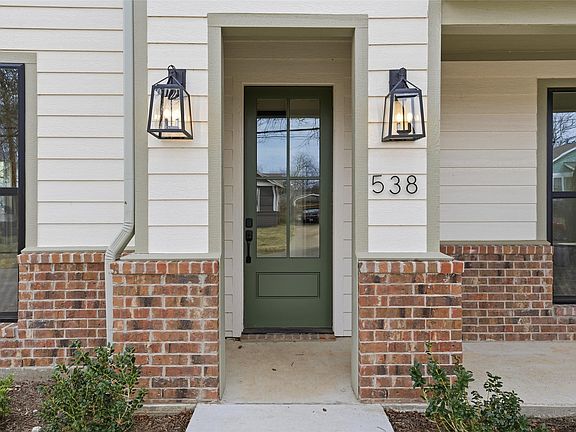 2nd image of 538 Proctor Ave