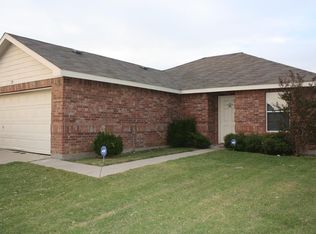 135 Pintail Ln, Sanger, TX 76266