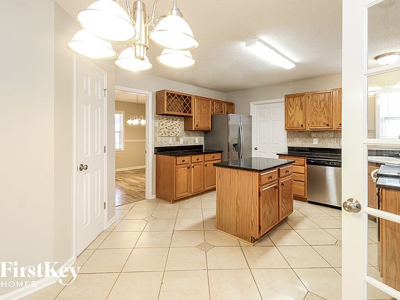 5th image of 4209 Queen Victoria Pl