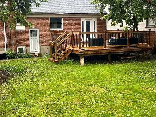 173 Poyntz Ave — Photo 7