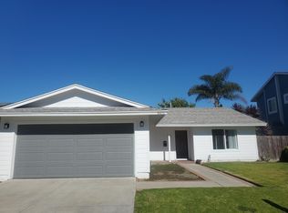 9411 Woodcrest Dr, Huntington Beach, CA 92646