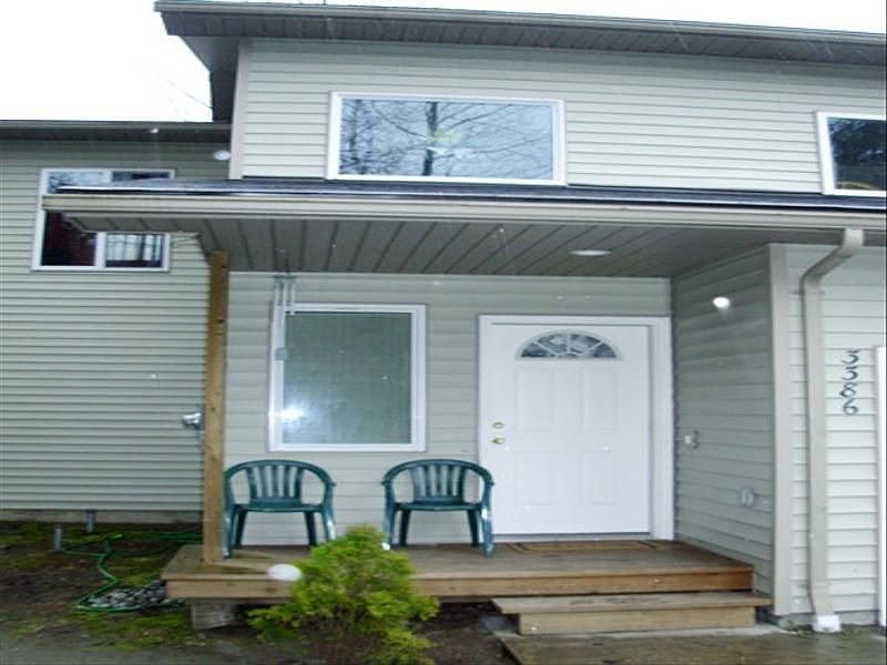 2nd image of 3386 Park Pl