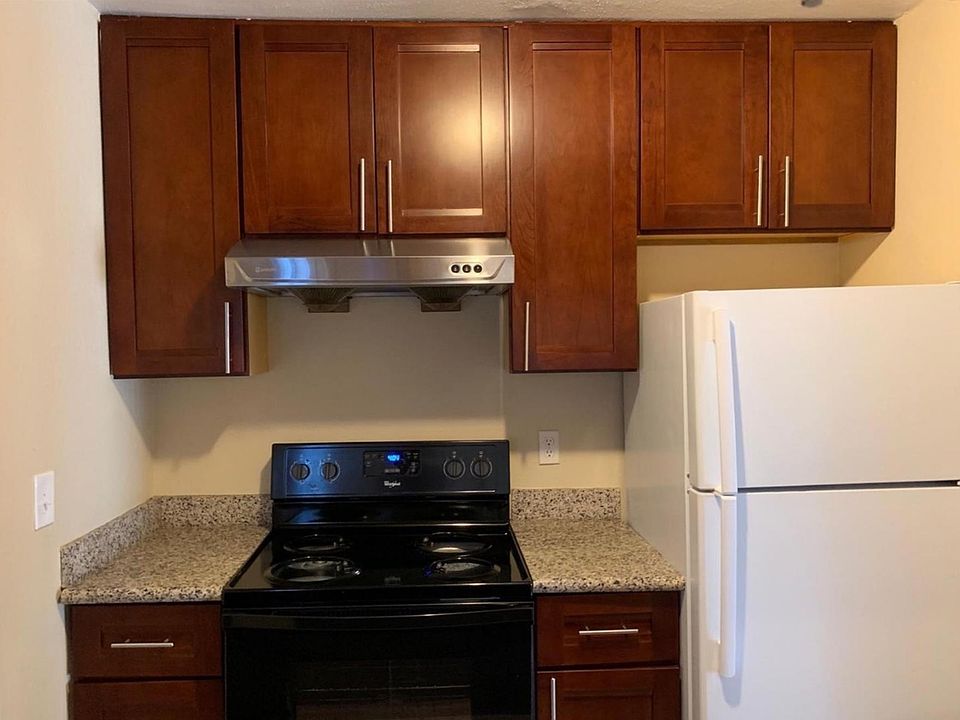 1st image of 18 Villa Ct