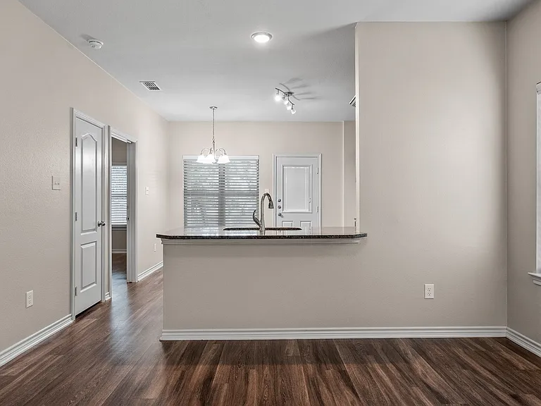 900A Hamilton Park Dr — Photo 10