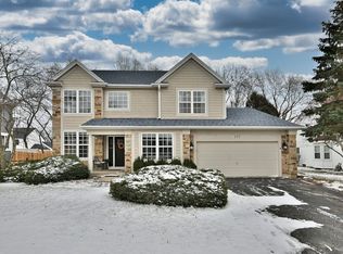 377 Geneva Ln, Cary, IL 60013