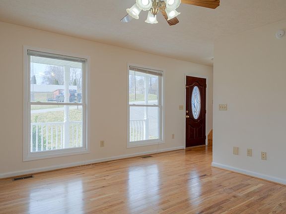 3rd image of 6674 South Dr