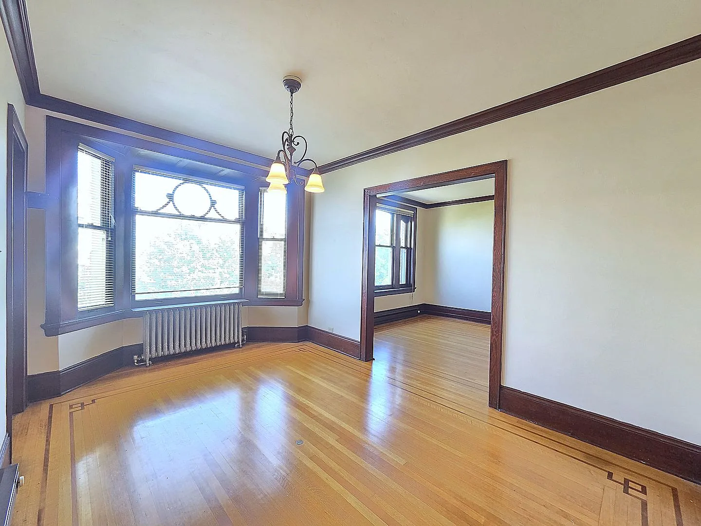 Knickerbocker Apartments — Photo 3
