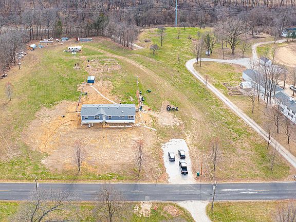 3rd image of 2606 Bloomington Rd