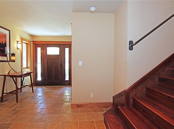 2nd image of 2917 Springwood Dr