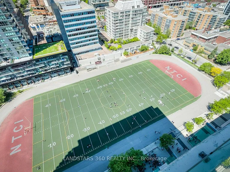 70 Roehampton Ave #2120 — Photo 5