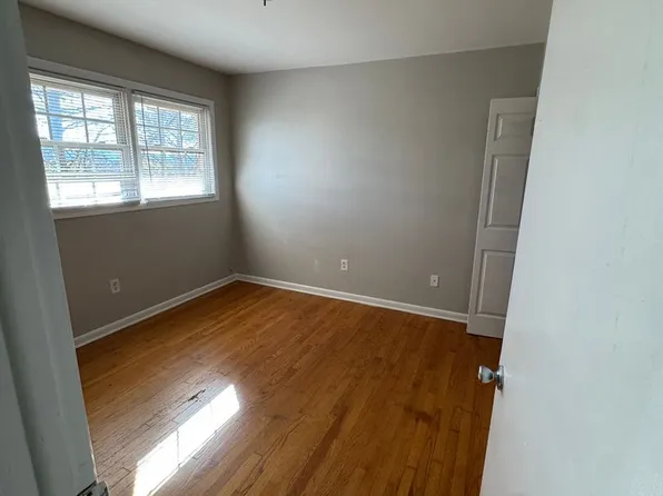 700 Skyline Cir, 700 Skyline Cir #11, Pulaski, VA 24301